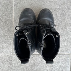 今月限り！🉐 ALGY 編み上げブーツ　21cmの画像