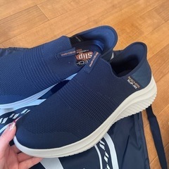 急募！新品！SKECHERS slip-ins スニーカーの画像
