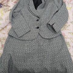 大きめレディーススーツの画像