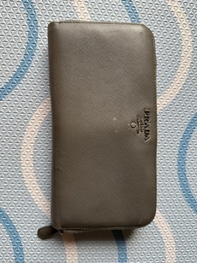PRADA 長財布
