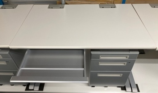 トヨスチール FN平デスク インワゴン付 カギ有 中古