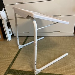 【あげます】折りたたみ可能白机、パソコンリモートワークにの画像