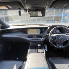 レクサス屈指のセダン型高級LS500hの画像