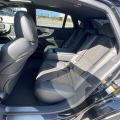 レクサス屈指のセダン型高級LS500hの画像