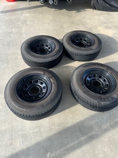 ハイエース　7J +12  デイトナ　スタッドレス