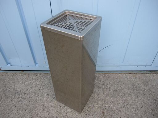 屋外用灰皿　213ｘ213ｘ600　スチール製
