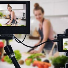 【お給料をもらいながら今必須すきるの動画編集のスキルを身につけませんか？】 の画像