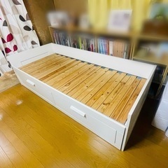 幅調節付き白ベッド　87センチ〜160センチの画像