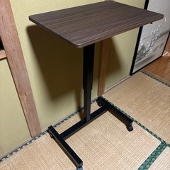 スタンディングデスクの画像