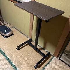 スタンディングデスクの画像