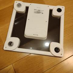 オムロン体重計・体組成計（HBF-214）の画像