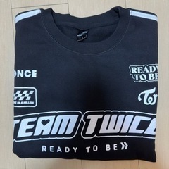 TWICE 公式】ワールドツアーのユニセックストレーナー【黒】