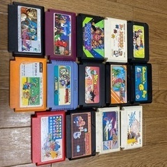 色々なゲーム機とカセットです。の画像