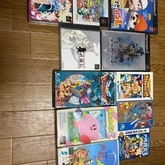色々なゲーム機とカセットです。の画像