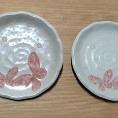 ハナエモリ 蝶 小皿 ２枚セットの画像
