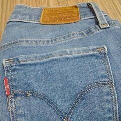 LEVI’S