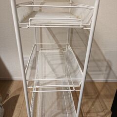 キャスター付きラックの画像