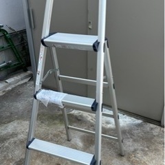 脚立の画像