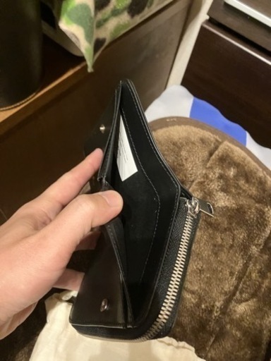 APC パンチング二つ折りウォレット