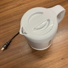 電気ケトル（1.0L・コーナンオリジナル PortTec OKE-100）ホワイト・2022年製の画像