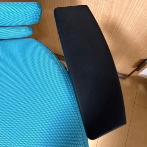 エルゴチェア　ニトリ　ターコイズブルー　定価34000円