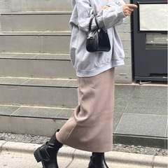 《未使用品》Futier land スーパーストレッチナロースカート　グレイッシュベージュの画像