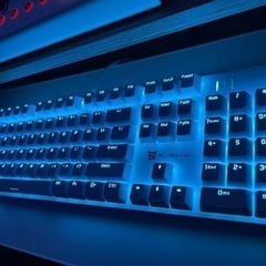 Merdia メカニカル式ゲーミングキーボード LEDバックライト付きの画像