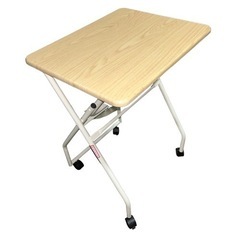 【ジ0214-31】　 部屋にあると便利グッズ‼️ DCMホールディングス株式会社 木製オリジナルテーブル　   の画像