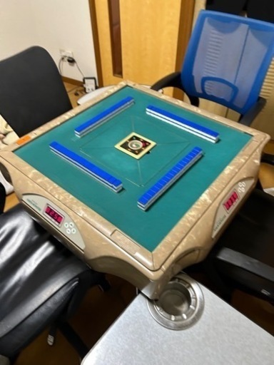 雀卓（アモスモンスター）　イス三脚、そで机4つ 取引可能期間 2/16-2/25 3/14-3/23