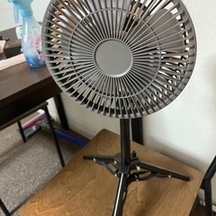 ランタンとしてもモバイルバッテリーとしても使える充電式扇風機