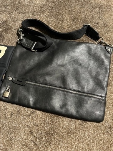 Dolce&Gabbana　ショルダーバック　レザー　ブラック　南京錠