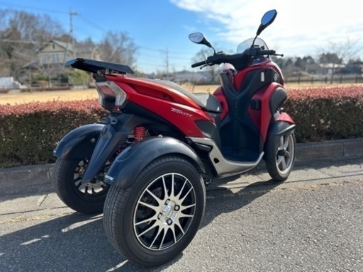 トリシティ125側車付き公認登録☆4輪仕様☆走行少なく快調ですよ☆ トリシティ125側車付き公認登録☆4輪仕様☆走行少なく快調ですよ