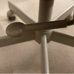 IKEA ALEFJÄLL オフィスチェア ベージュ 椅子の画像