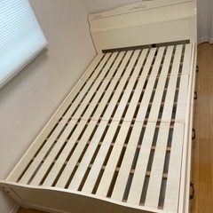 セミダブルベット　フレーム　少し破損箇所有り