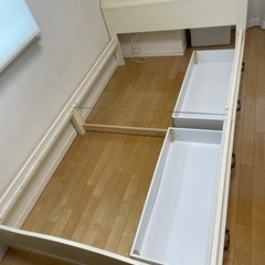 セミダブルベット　フレーム　少し破損箇所有りの画像