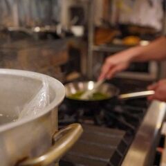 1日2h〜OK♡-(╹◡<✿)♪ラーメン屋さんのキッチンスタッフ大募集ヽ(｡ゝω･)ﾉスキマ時間活用でサクッとお小遣い稼ぎ！の画像