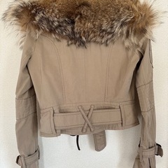 Burberry ジャケットサイズ38 リアルファー値下げしました！の画像