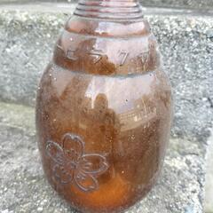 昭和レトロ　古いビールビン　サクラビール　飴色瓶の画像