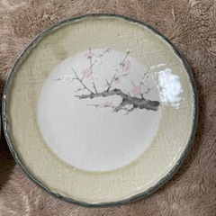 柿と梅の絵柄の和皿の画像