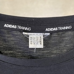 adidas Tシャツの画像