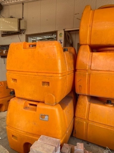 在庫2個→1個となりました。中古農業用タンク500リットル格安で