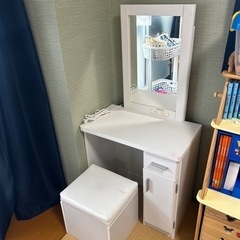 コンセント付 コンパクトドレッサーの画像
