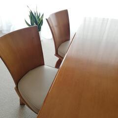 【高品質】ダイニングテーブル５点セット　木製　天然木　すべて回転チェアの画像