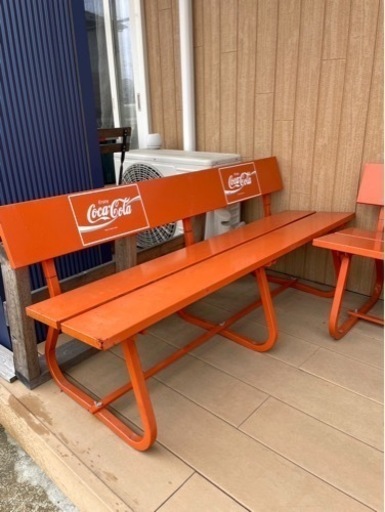 コカコーラ　ベンチ