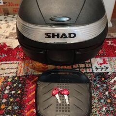 【売れました】美品 SHAD リアボックス バイク 29L トッ...