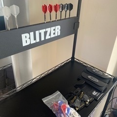 【美品・値下げ】ダーツボード・スタンド・ダーツセットの画像