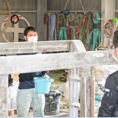▼強化プラスチック（FRP）の防水作業員：正社員▼ 未経験でも大丈夫◎優しい先輩たちがフォロー！ 経験者優遇★応募お待ちしています♬ 休暇&福利厚生も充実！だからながーく働ける！の画像