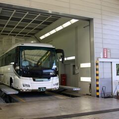▼自動車整備・鈑金塗装・溶接修理：正社員▼三度の飯より車好き！そんな人いませんか〜 未経験から独立も目指せる！ 設備が充実してるので体も労われます★の画像