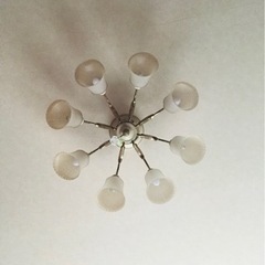 シャンデリア　照明　電気　ライト　リビングルーム　ガラス照明の画像