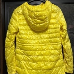 服2着(ユニクロ黄色と紺)の画像